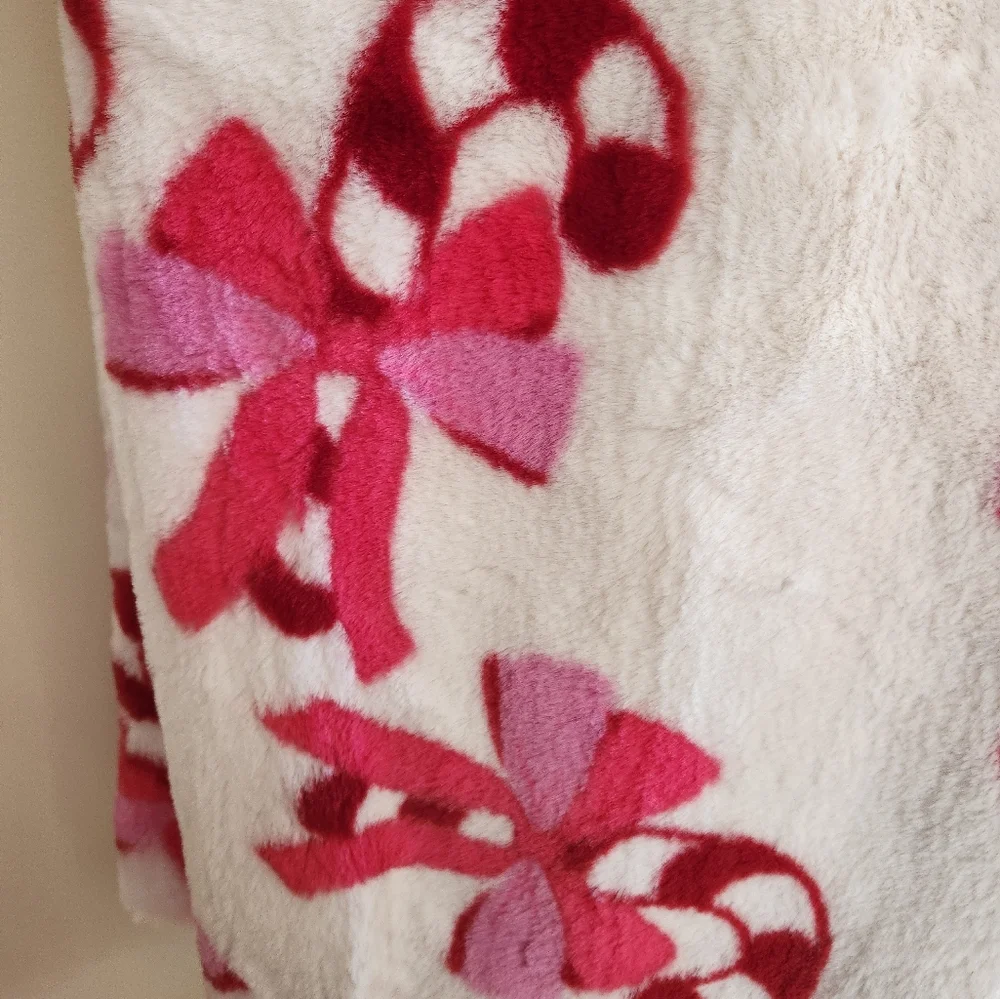 Rachel Roy Christmas blanket faux fur candy cane nwt